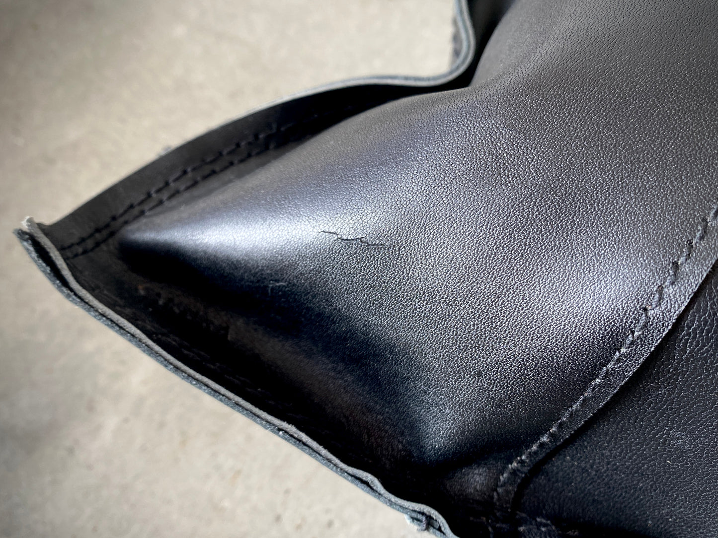 KAKURA(カクラ) アウトレット レザークッション tunagu 45 ブラック