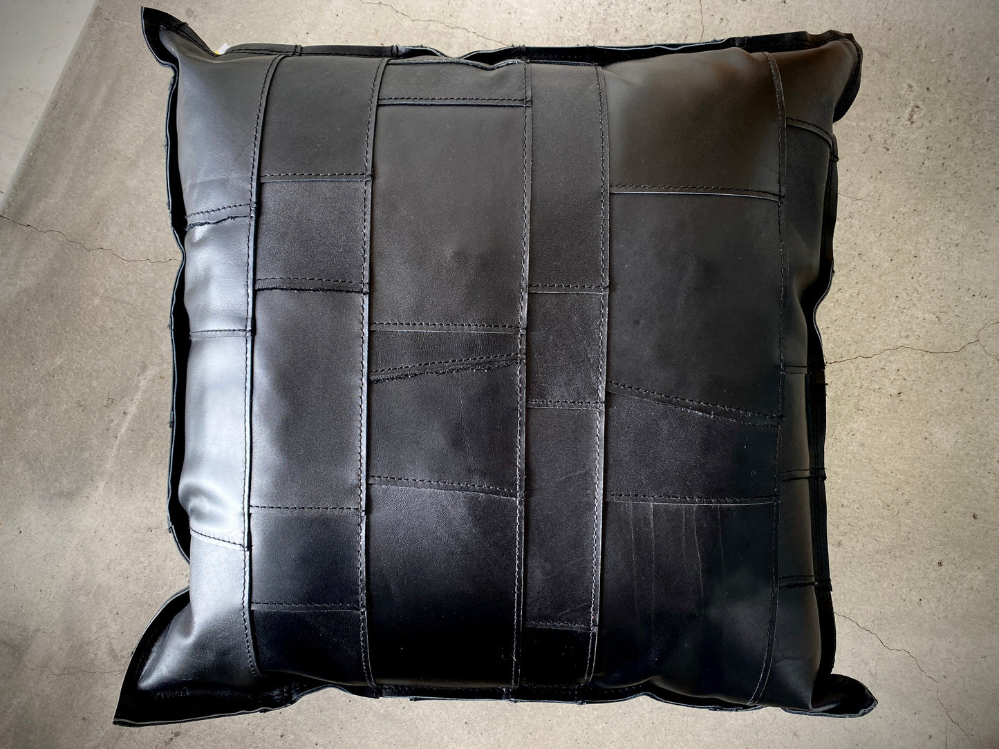 KAKURA（カクラ） アウトレット  レザークッション tunagu 45  ブラック